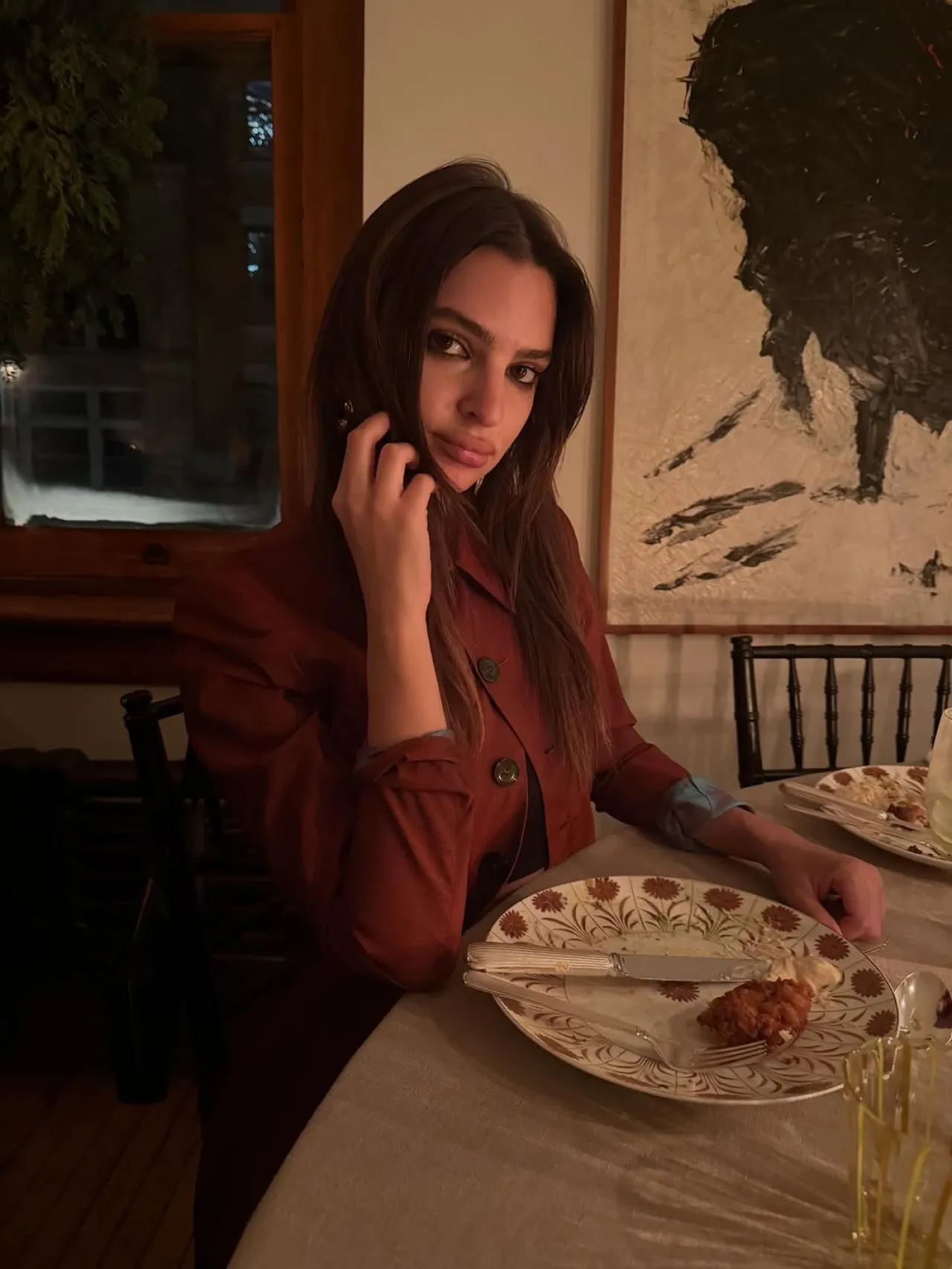 Model's Festive Message of Gratitude and Love Spreads Holiday Cheer