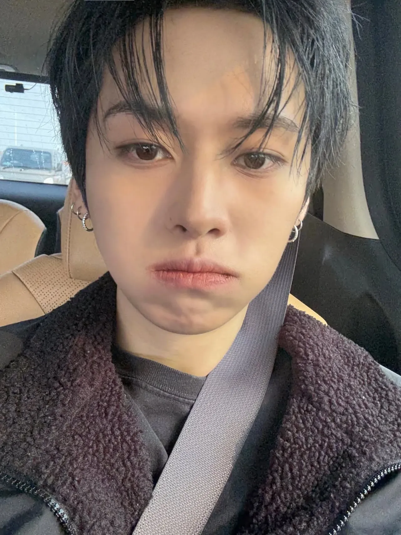 Stray Kids' Lee Know Shares Heartfelt Update with Fans on Social Media