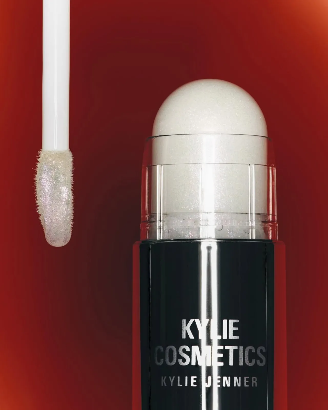 Dewy Makeup Essentials: The Rise of Balm Sticks and Glossy Lip Glazes